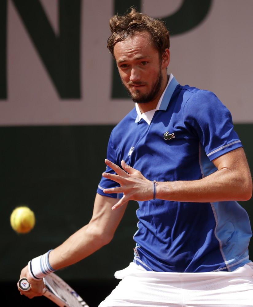 依托双后腰 依托双后腰